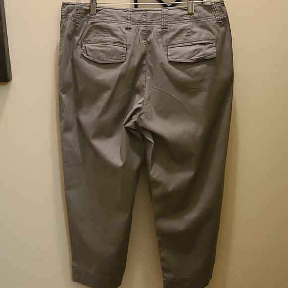 Eddie Bauer Petite Capris - Picture 4 of 7